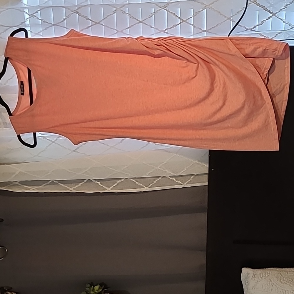 T-shirt dress with side roughing